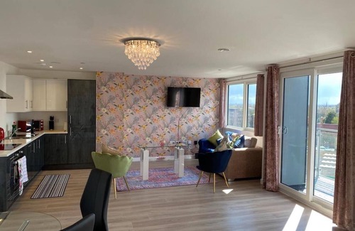 Peterborough Apartment | Contemporary Penthouse with Two City view Terraces & free onsite gates Parking