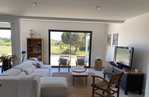 Plouhinec Villa | Contemporary pool villa Ria d'Etel