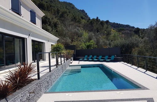La Trinite Villa | CONTEMPORARY VILLA BETWEEN NICE AND VILLEFRANCHE SUR MER