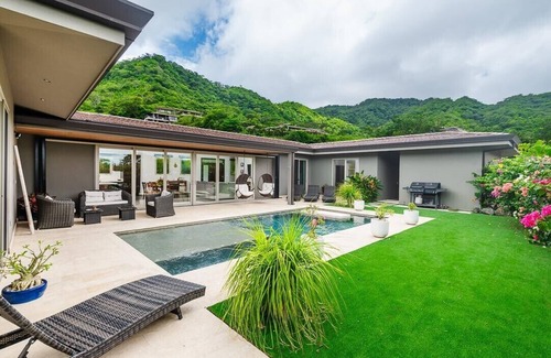 Brasilito Villa | Contemporary Villa in Mar Vista | 3 BD, 3BA, Pool