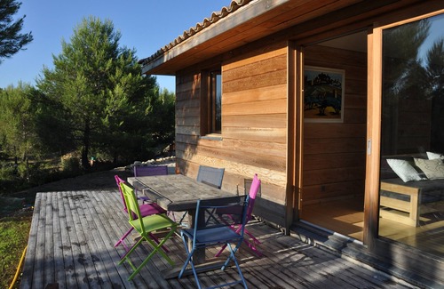 Lambesc House | Contemporary wooden villa garden swimming pool terrace nearby. Aix en Provence