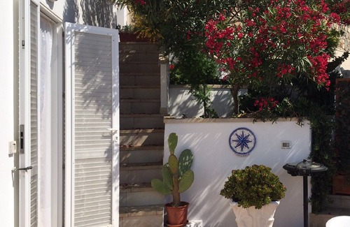 Ponza House | Conti Holiday Homes - Oleander with terrace overlooking the sea