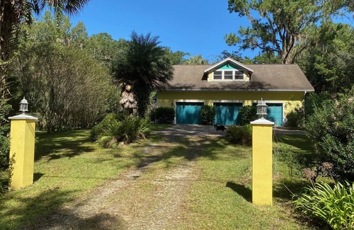 Gainesville Apartment | Convene With Nature With First Class Amenities! Create Memories! - Free Bike Use