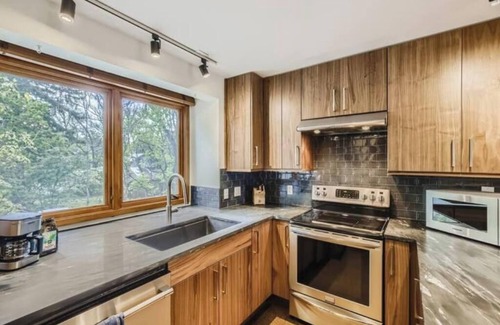 Central Boulder Apartment | Convenient 2 BDR near all things Downtown Boulder