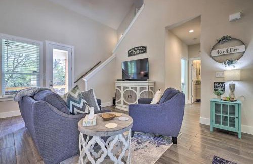 Canyon Lake House | Convenient Cute Cottage Hot Tub Fire Pit Sleeps 6
