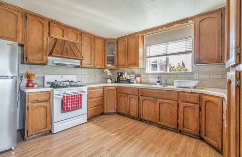 East San Jose House | Convenient Location/Cozy - Free Wifi/Laundry/Parkings/AC/Heater/