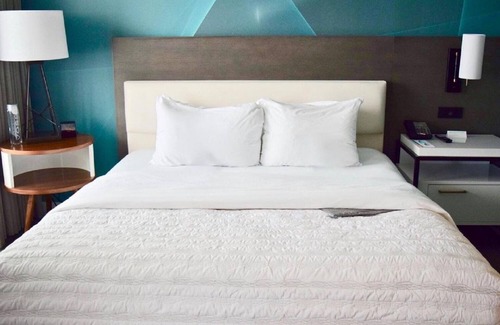 Downtown Houston Hotel | Convenient Stay! 2 Comfortable Units, Close to William P. Hobby Airport!
