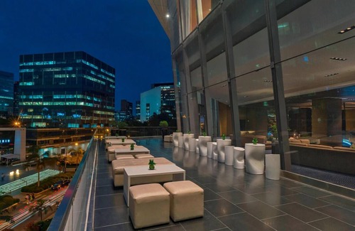 San Isidro Centro Financiero Hotel | Convenient Stay! Indoor Pool, Close to Pedro de Osma Museum!