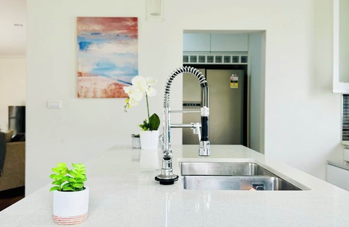 Hamilton House | Conveniently, everything you need is just a 5-minute walk away