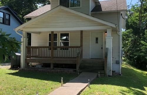 Cape Girardeau House | Conveniently Located Modern Home - Downtown-River-Casino-SEMO-Hospital