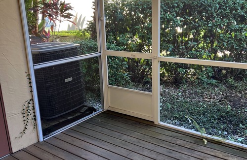 St. Petersburg - Clearwater House | Conveniently located townhome in gated community.