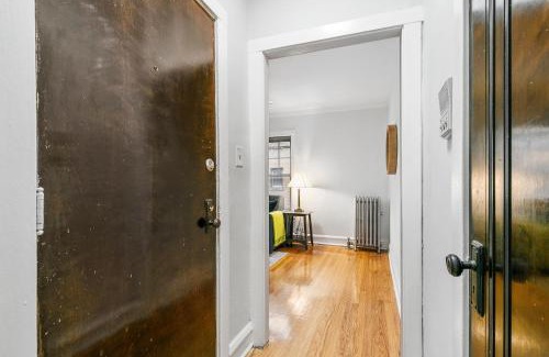 Lakeview Apartment | Conveniently Located 1BR Apartment - Marshfield E2