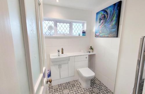 Melksham House | Conveniently located double rooms