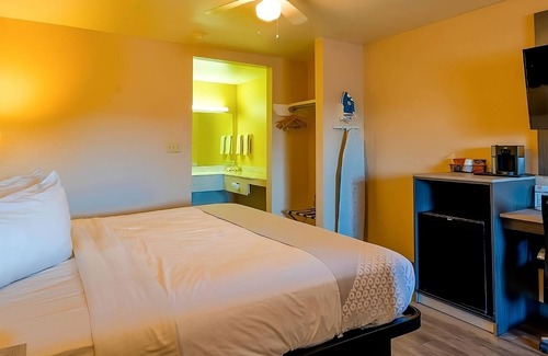 Sweet Home Hotel | Conveniently Located Near Spoetzl Brewery! Onsite Parking, FREE Breakfast!