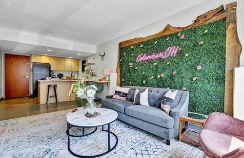 Short North Condo | Convention Center and Arena District Suite