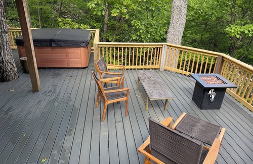 Pedlars Edge House | Cool Mountain Breezes on The Slopes- It's Pumpkin Spice Time!