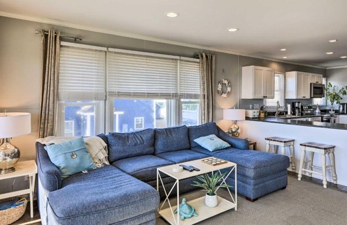 Emerald Isle House | Coolpeppers Cabana Home with Ocean Views!