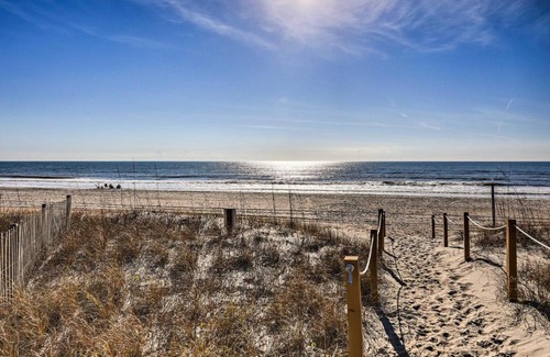 Emerald Isle House | Coolpeppers Cabana Home with Ocean Views!
