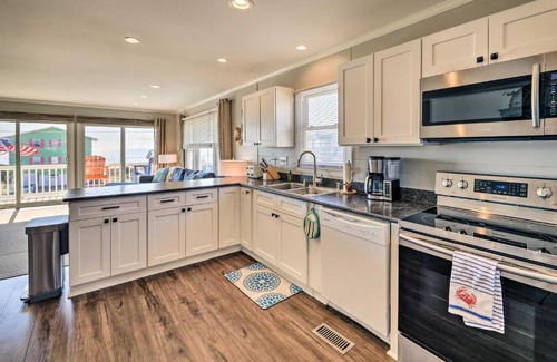 Emerald Isle House | Coolpeppers Cabana Home with Ocean Views!