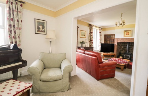 Carlisle Cottage | COOMBS VIEW, pet friendly, with open fire in Armathwaite