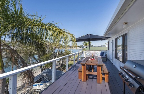 Yamba House | Copacabana House, TOP NOTCH