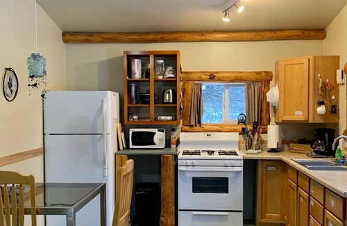 Cantwell Apartment | *Copper Cabin *Studio apartment* *Alaskan comfort near Denali Park* Washer/Dryer