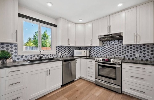 East Kootenay House | Coral | Beach Access | Fenced Yard | Fire Pit