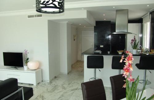 Golden Mile Apartment | Coral Beach Aparthotel