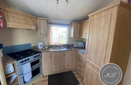 Ingoldmells Apartment | Coral Beach - Row 73 Van 2, central heating, WiFi, bed linen - Meadow Lakes Caravan & Lodge Hire
