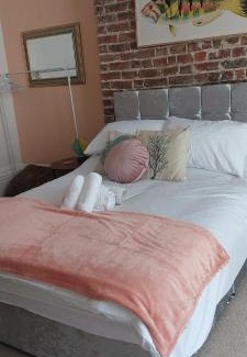 Kemptown Apartment | Coral Cave