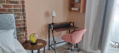Kemptown Apartment | Coral Cave