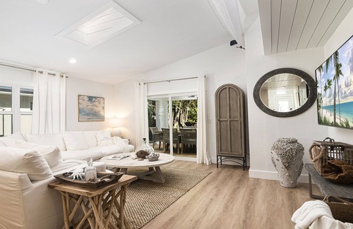 Naples Park House | CORAL REEF RETREAT - Vanderbilt Beach Coastal Home with Heated Pool