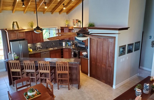 Isla de Utila House | Coral Ridge House Main Floor 2bed/2bath-walkout diving/snorkel