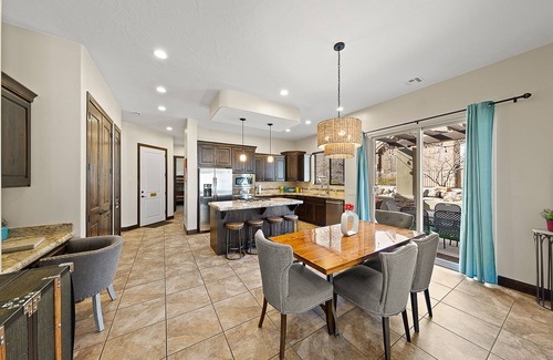 Washington House | Coral Ridge Retreat 1! Right Across the Street from Pools!