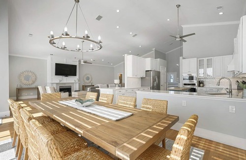 Crystal Shores House | Coral Shores - Huge Beach House with an Ocean View & Private Covered Pool