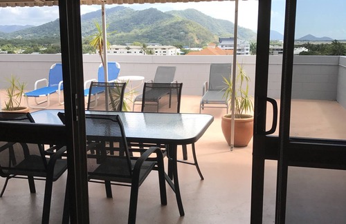 Cairns North Apartment | Coral Towers