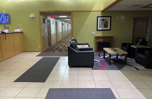 River Falls Hotel | Coratel Inn and Suites By Jasper Riverfalls - Standard 2 Queen Bed NS