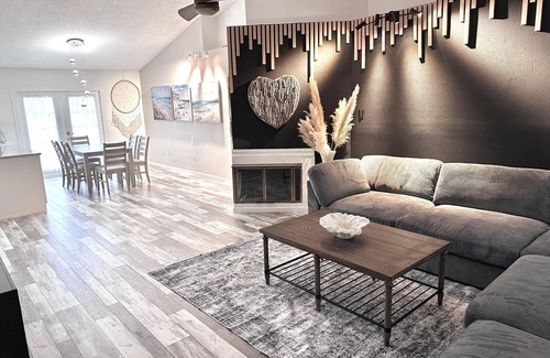 Bradenton House | Cordova Lakes - Welcoming 3-bedroom house with AC in Bradenton