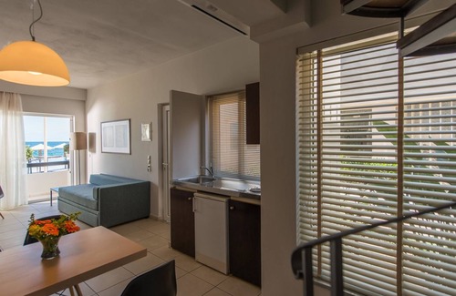 Kato Galatas Apartment | Corinna Mare