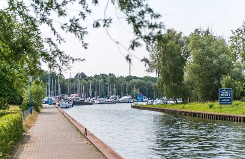 Muritz Boat Rental | Cormorant 1280 - Kuhnle-Tours Hafendorf Müritz