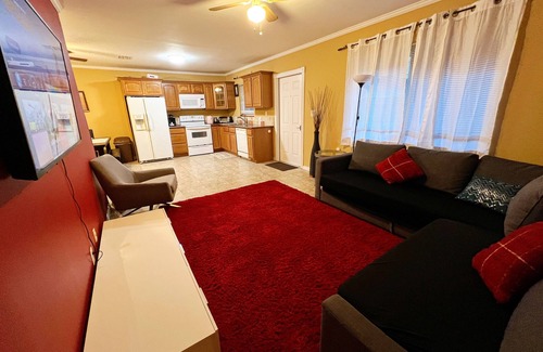 Highland Garden Villa | Corner unit Gated Design Comfort 2/1 WIFI Netflix WD