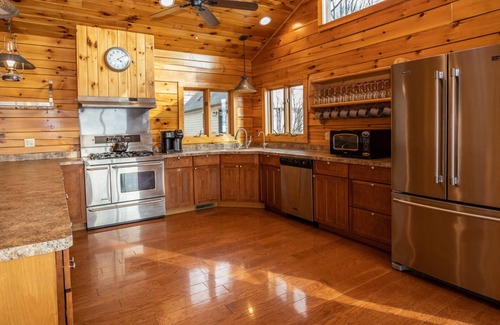 Hammondsport House | Corning Landing - Keuka Lake Luxury Retreat!