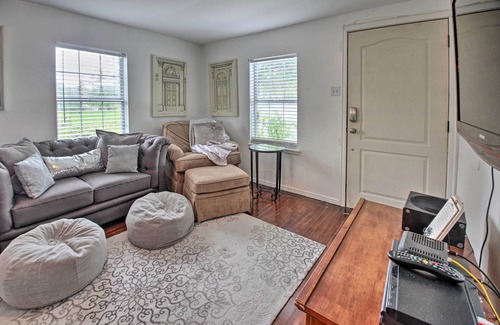 South Side Cottage | Corpus Christi Cottage w/ Patio - 5 Mi From Beach!