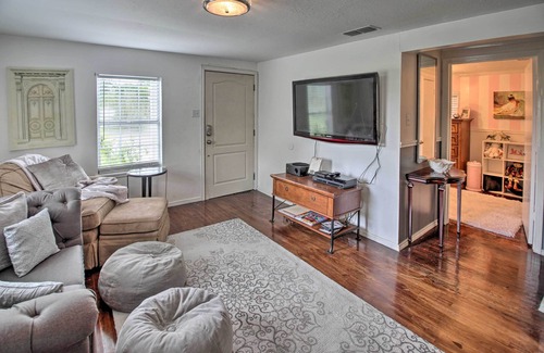 South Side Cottage | Corpus Christi Cottage w/ Patio - 5 Mi From Beach!