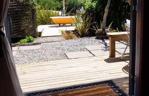 Upper Moutere Cottage | Corru Gate: Rural-Chic 3-bedroom Cottage on 7 acre farmlet near Mapua