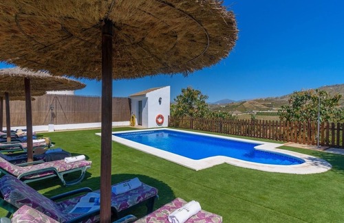 Rio Velez Villa | Cortijo Carmen de Vélez Vélez-Málaga by Ruralidays