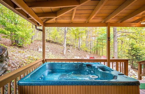 Cosby Cabin | Cosby Rustic Treat! W/Wrap Around Porch, Hot Tub, WiFi, & a Rock Fire-Pit!