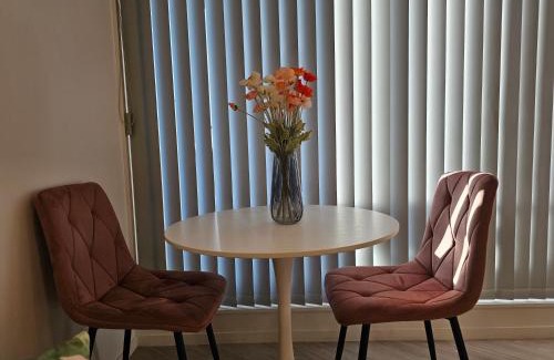 Auckland Central Business District Apartment | Cosmo Quarters - City Apartment with Pool & Spa