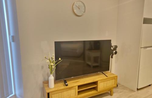 Auckland Central Business District Apartment | Cosmo Quarters - City Apartment with Pool & Spa