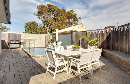 Mornington House | Cosmopolitan In Mornington